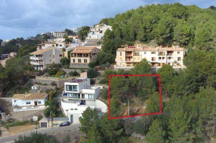 Building plot with a project for sale to build a villa in Port de Sóller