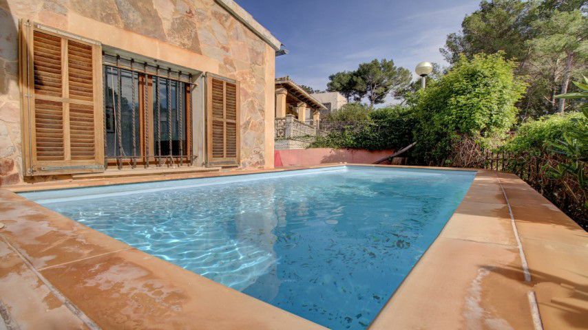 Villa with garden and swimming pool for sale in Bonaire,Alcudia