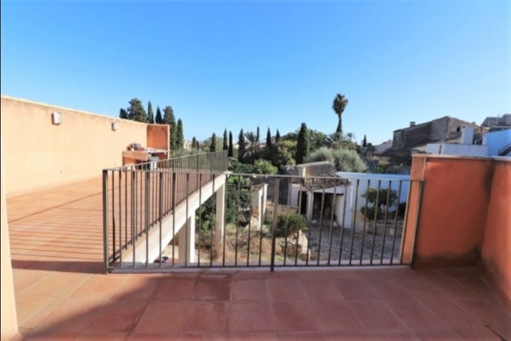 Duplex apartment for sale in the old town of Binissalem, Mallorca