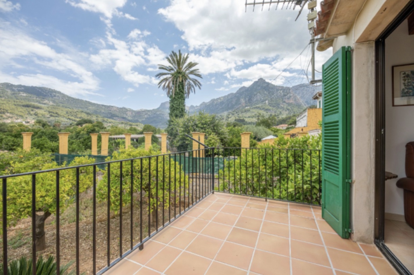 Town house with large garden for sale in Sóller