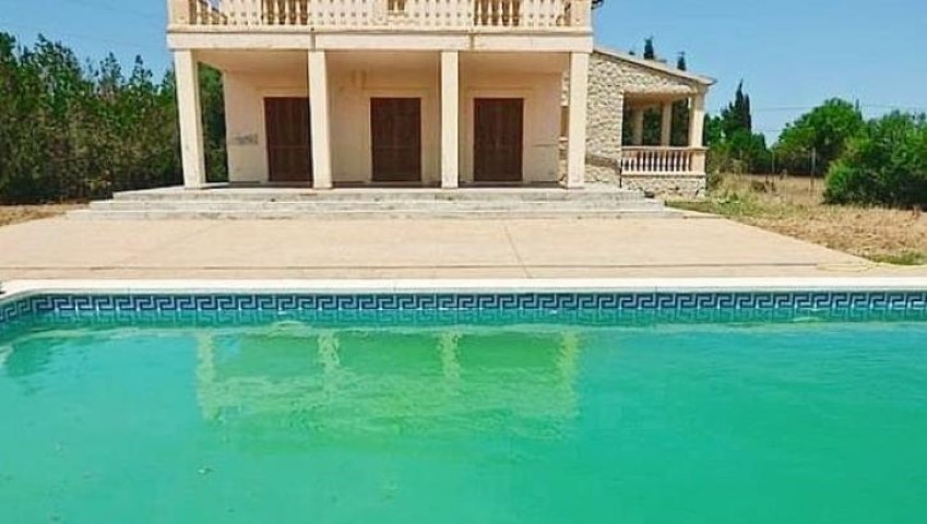 Counrty house with pool and garden for sale in Binissalem
