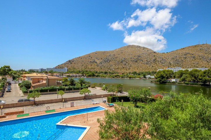 Spacious apartment with three bedrooms for sale in Puerto de Alcudia