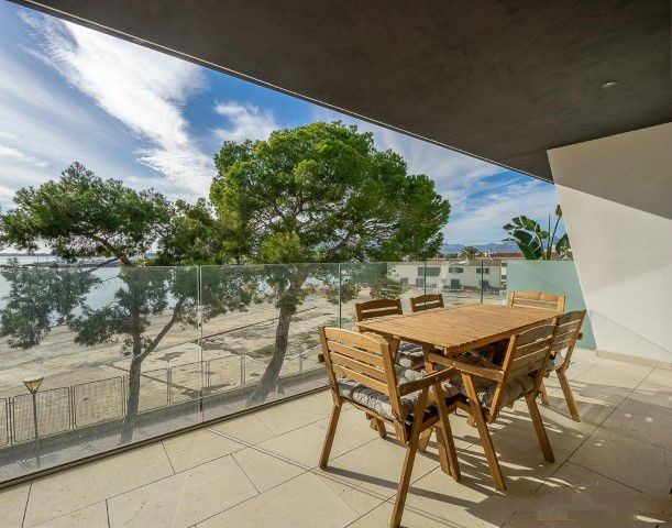 Apartment for sale in Puerto de Alcúdia with spectacular views of the sea and the Lighthouse of Alcanada.