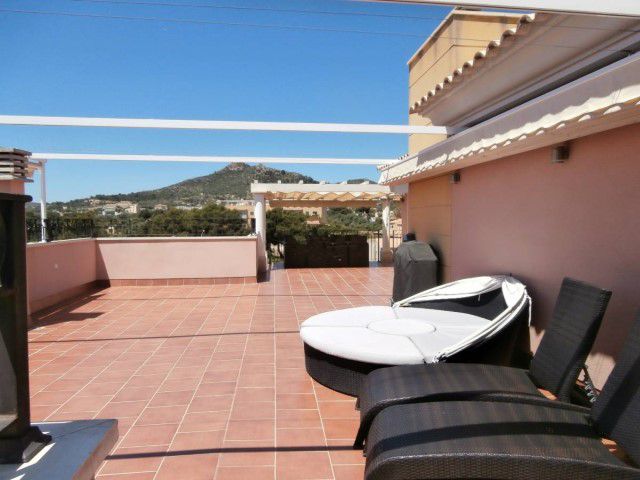 Apartment completely furnished and equipped for sale with communal pool in Cala Millor