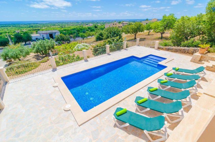 Rustic property with stunning views for sale in s’Horta,Felanitx