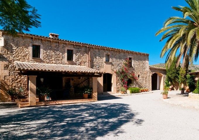 Finca with Vacation Rental License (ETV) for sale in Sant Llorenç