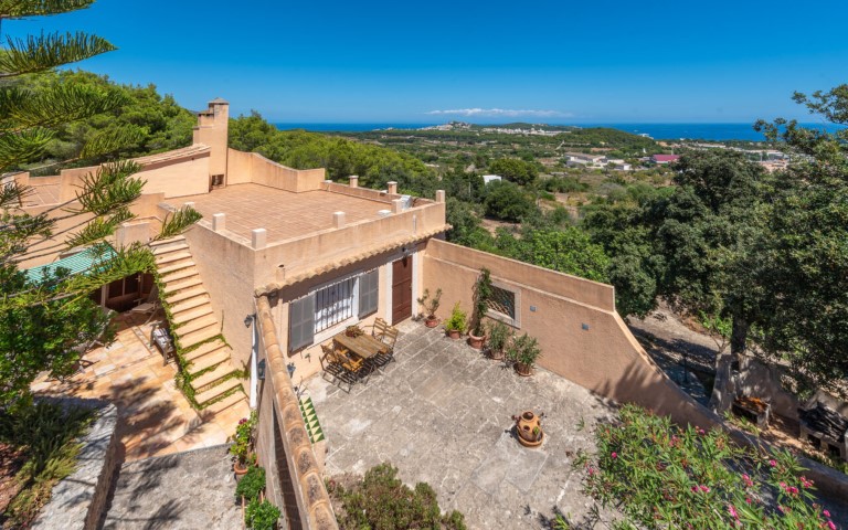 Mediterranean finca and two guest houses with spectacular panoramic sea views for sale in Capdepera