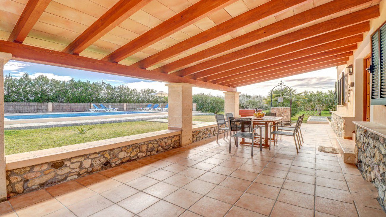Country house with garden and pool for sale in Pollensa, Mallorca