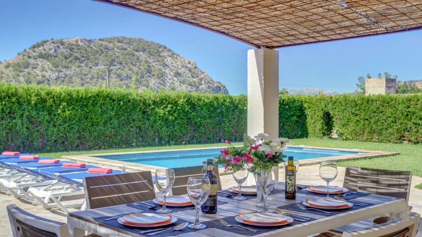 Country house with holiday rental license for sale in Pollensa, Mallorca