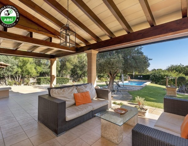 Villa with holiday rental license for sale in Pollensa