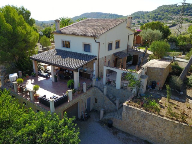 Country house for sale only few minutes away from Son Macià