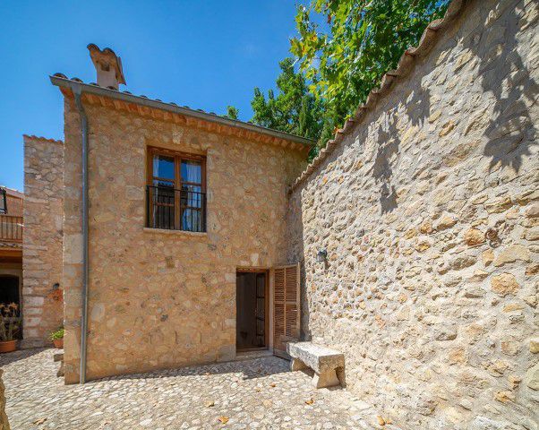 Mallorcan style townhouse with courtyard for sale in Selva