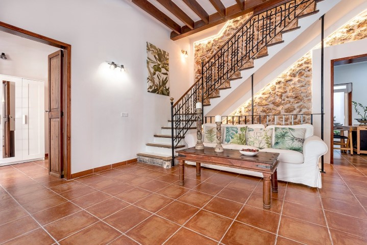 Charming townhouse with vacation license for sale in Sa Pobla