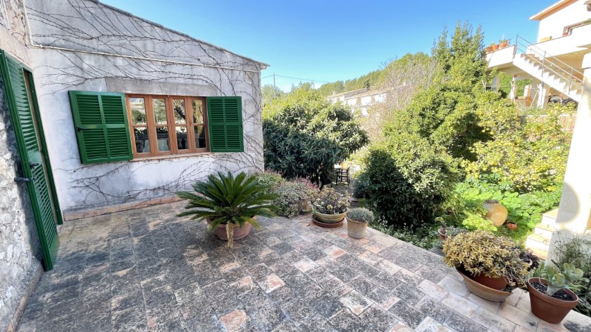 Cosy old Majorcan village house for sale in Es Capdella