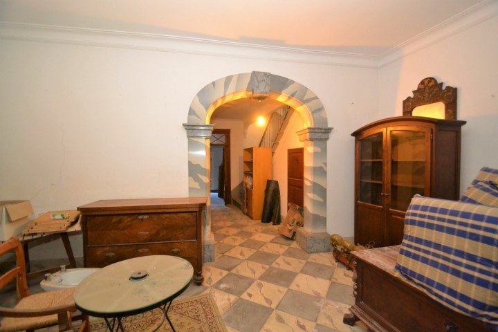 Well located townhouse with garage for sale in Muro