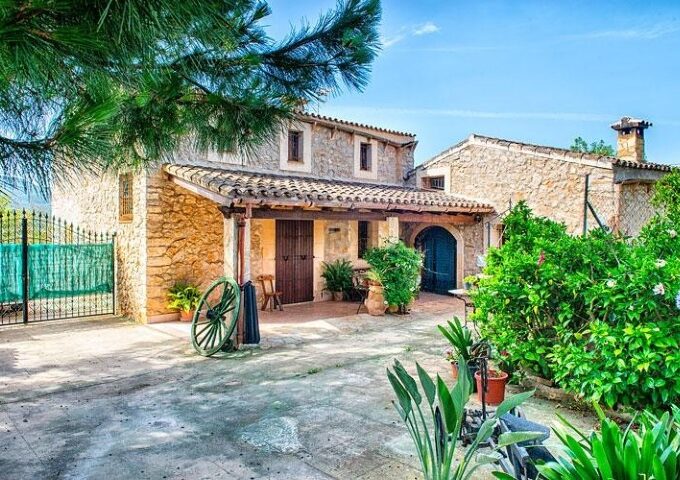 Stone finca traditional style for sale in Sant Llorenc