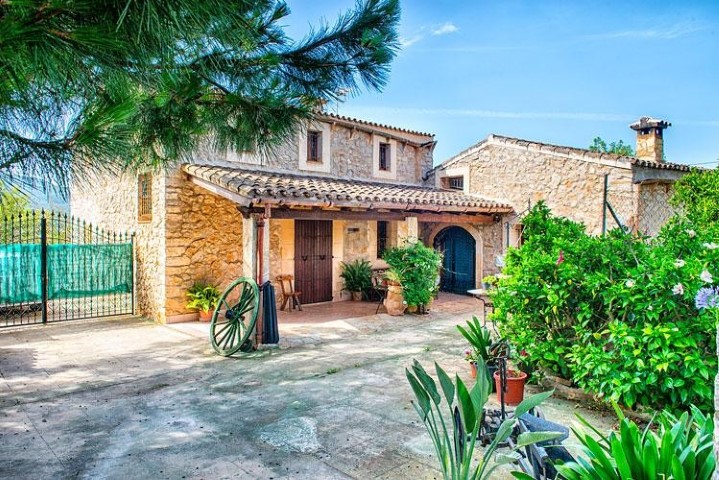 Stone Finca traditional style for sale in Sant Llorenc