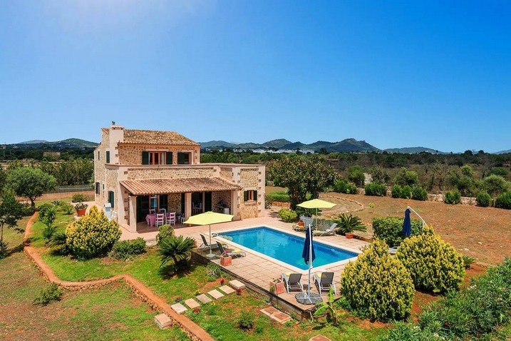 Stone Finca with valid holiday rental license for sale in Sa Coma