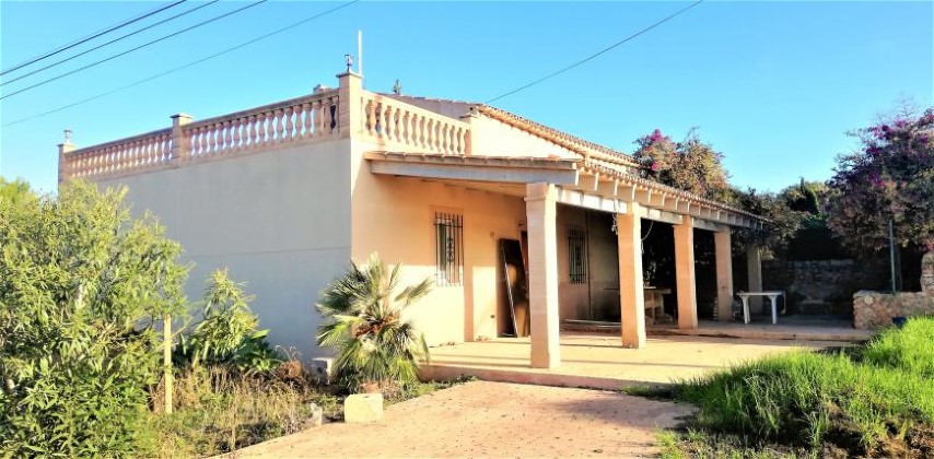 Country house project on a large plot for sale in Porto Cristo