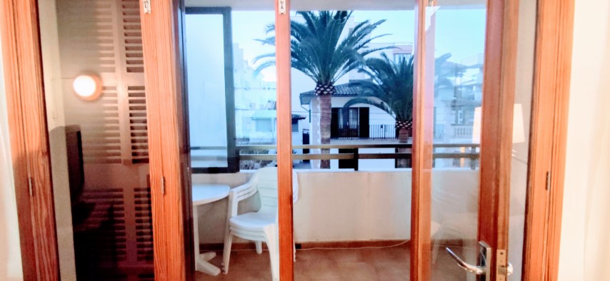 First-floor apartment for sale in the central area of Cala Millor