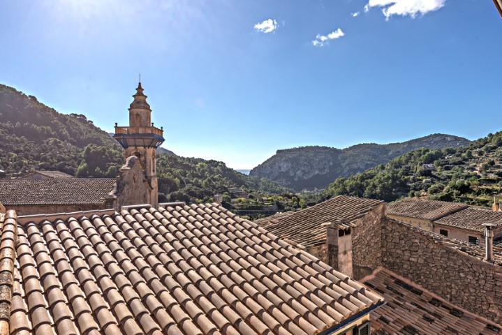 Traditional townhouse for sale in Valldemosa