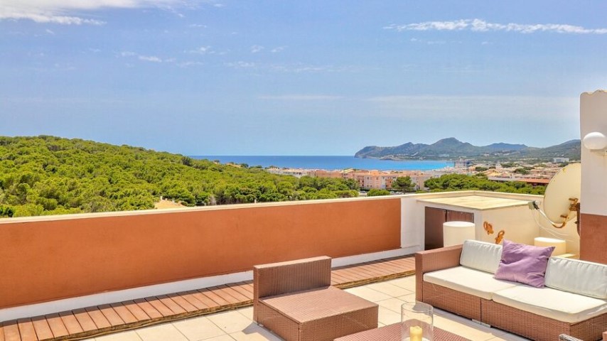 Apartment with a fantastic view of the sea for sale in Cala Ratjada