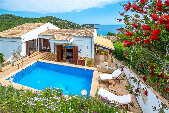 Villa with wonderful views for sale in Cala Provençals Capdepera